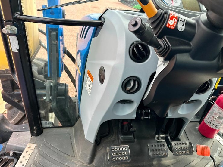 2017-new-holland-t5.110-image-61