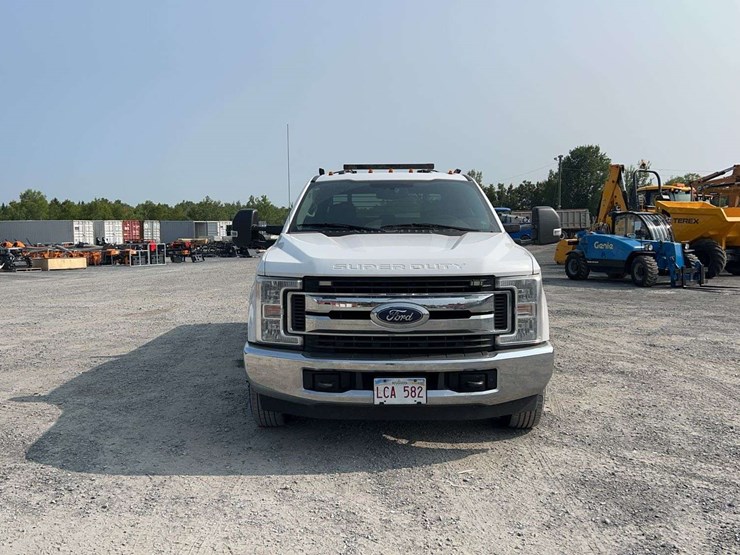 2017-ford-f350-image-8