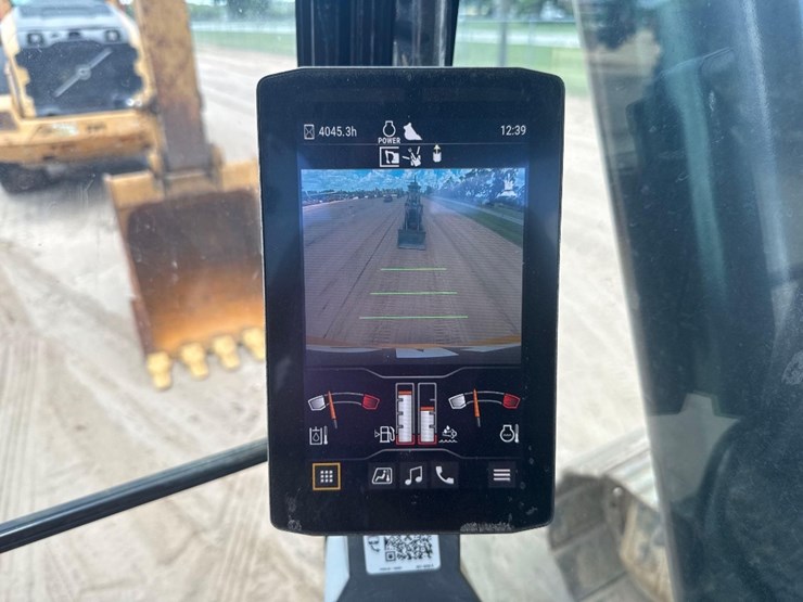 2018-caterpillar-320gc-image-32