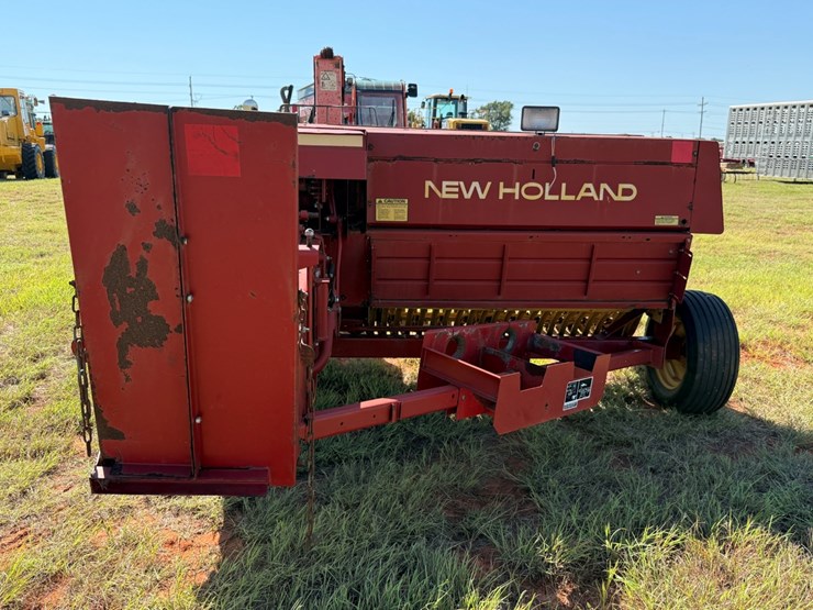 new-holland-326-image-10