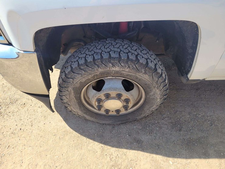 2018-chevrolet-silverado-3500-image-16