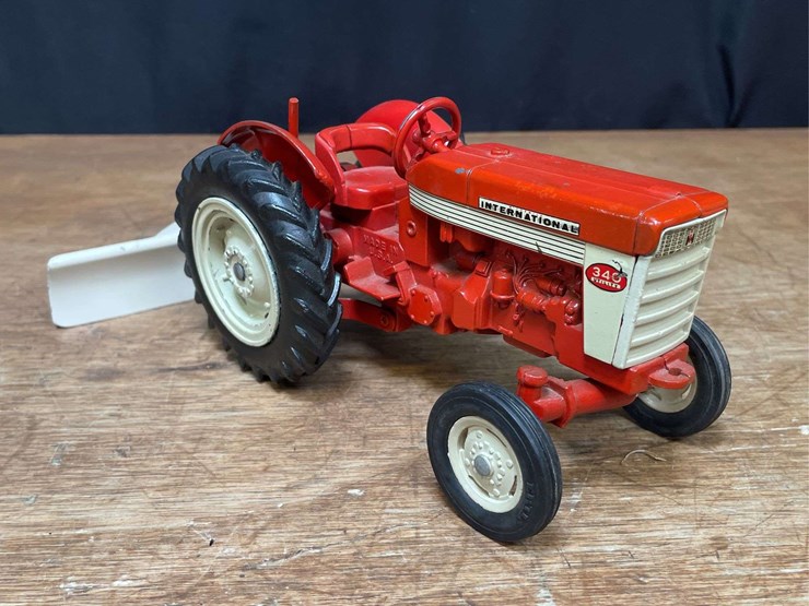 1/16-ih-340-w/blade-ertl-image-8