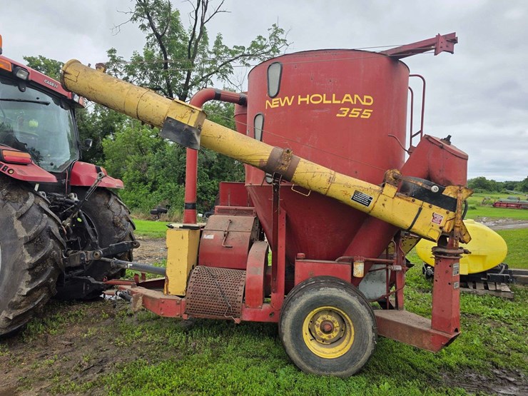 new-holland-355-image-3