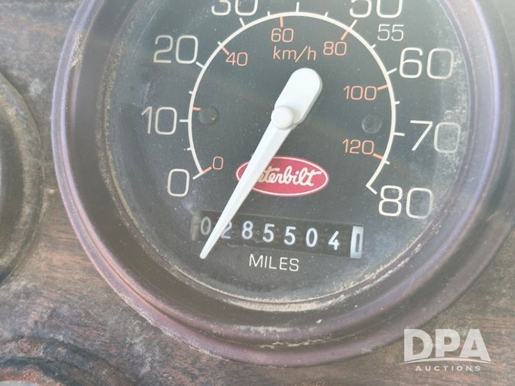 1993-peterbilt-377-image-82
