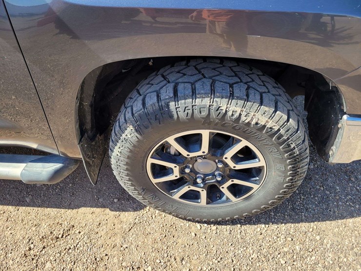 2019-toyota-tundra-sr5-image-17