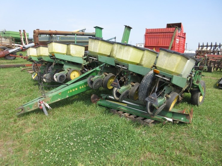 john-deere-7000-image-1