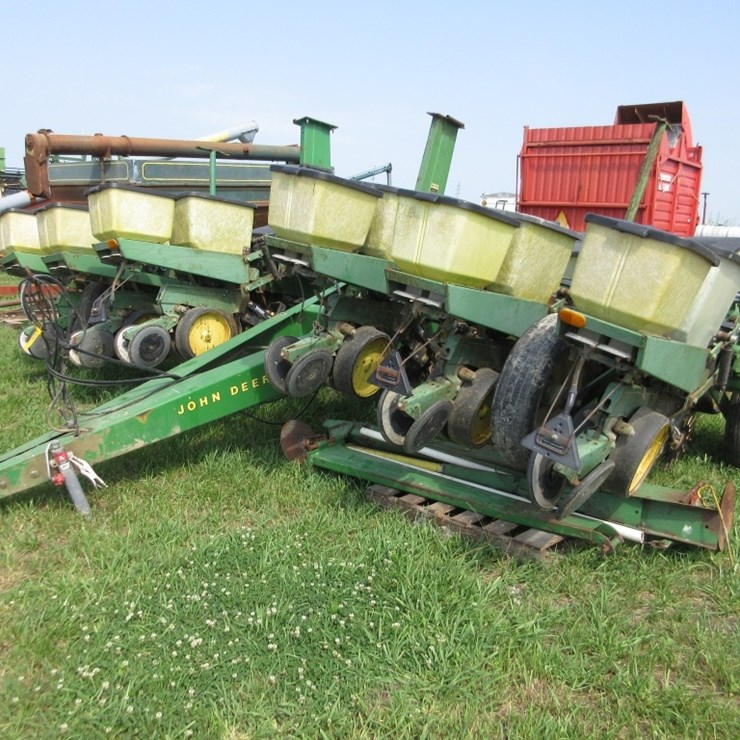 JOHN DEERE 7000