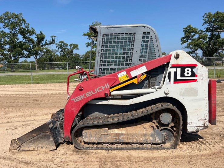 2016-takeuchi-tl8-image-1