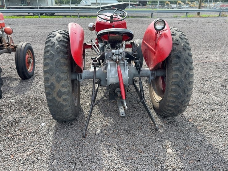 #3052-•-massey-ferguson-35-tractor-image-10