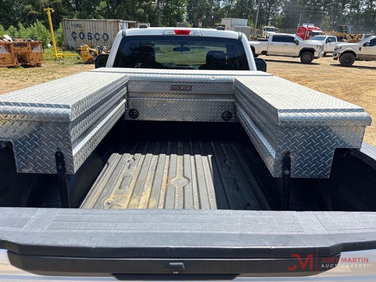 2021-ford-f250-xl-image-16
