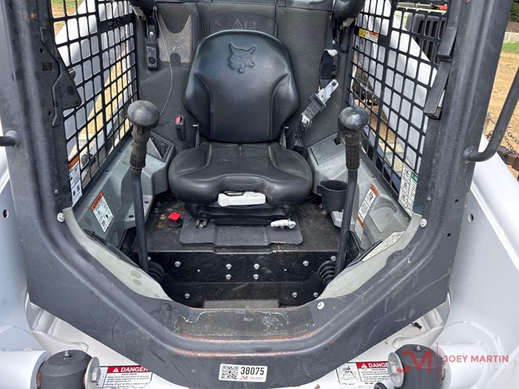 2022-bobcat-t770-image-16