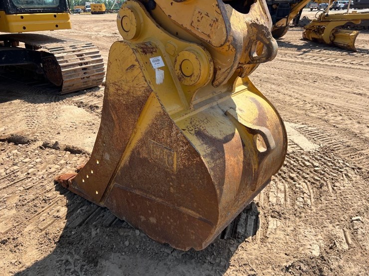 caterpillar-325fl-image-22
