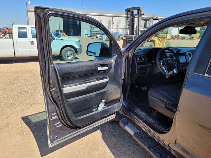 2019-toyota-tundra-sr5-image-7