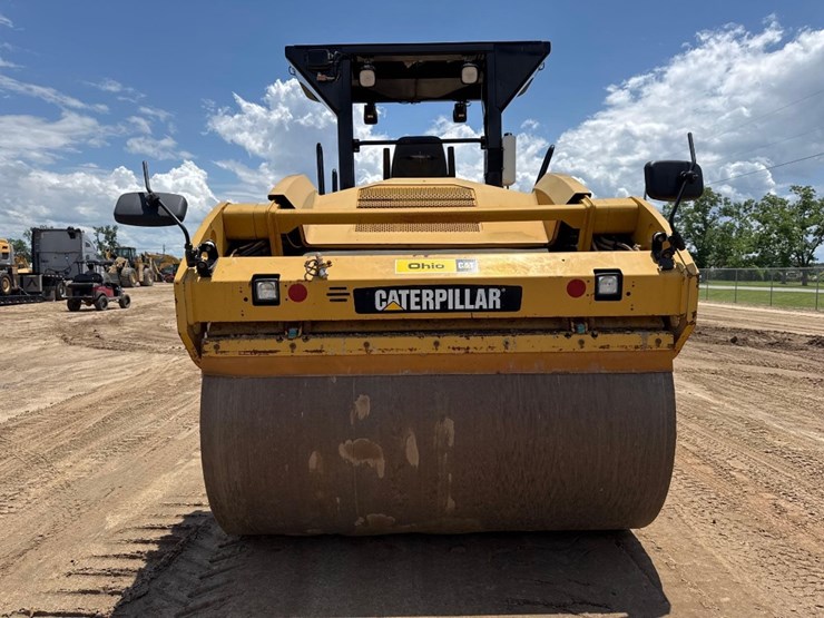 2014-caterpillar-cb54-image-6