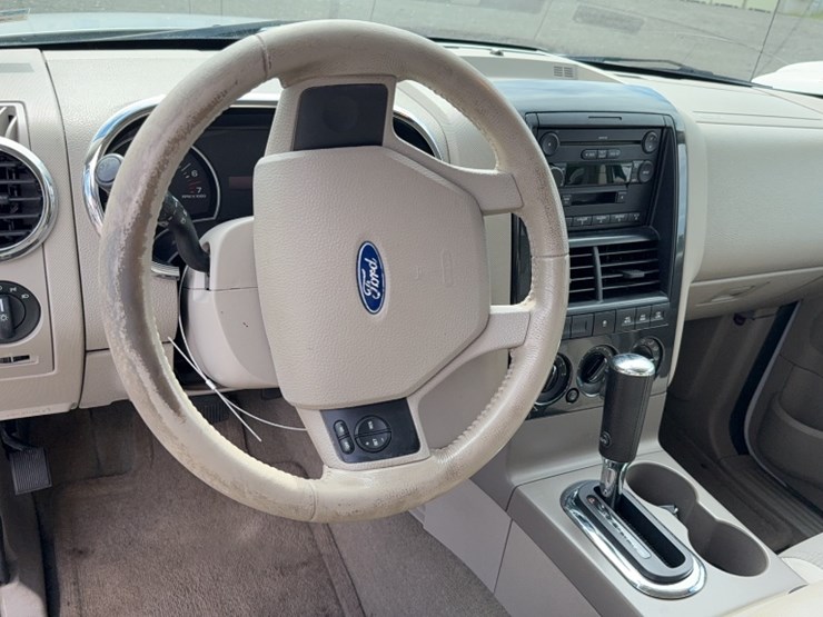 2006-ford-explorer-image-17