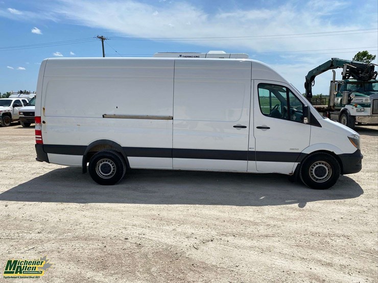 2016-mercedes-benz-sprinter-2500-image-5