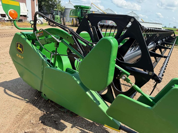 2011-john-deere-635f-image-13