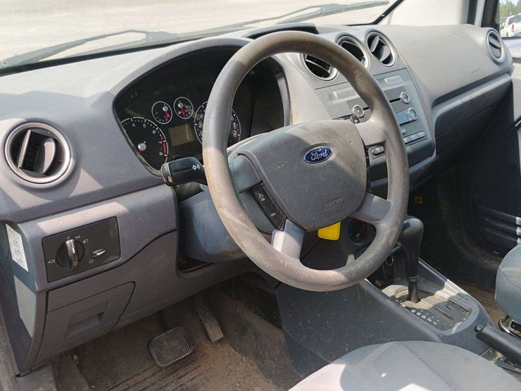 2013-ford-transit-connect-image-17
