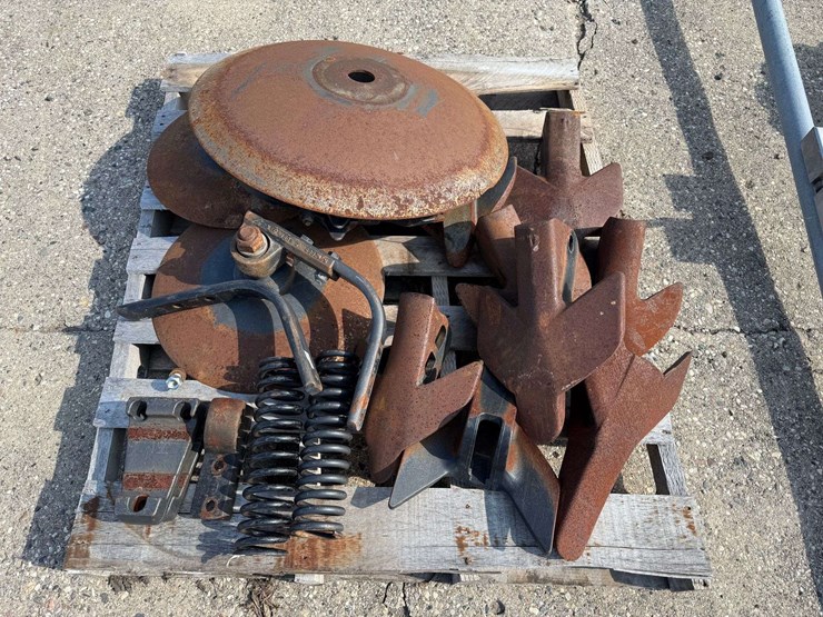 john-deere-2700-image-1