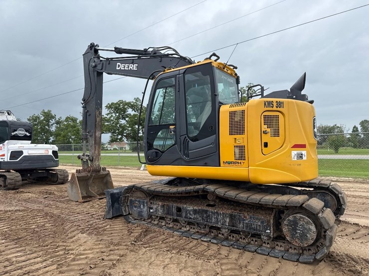 2023-deere-135g-image-8
