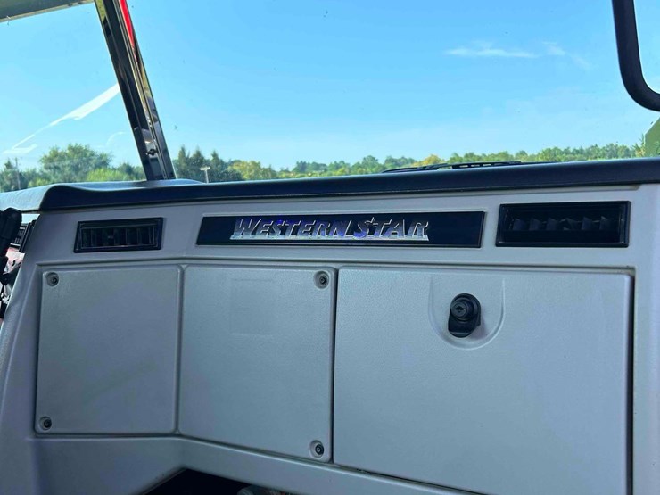 2019-western-star-sf4700-dump-truck-image-30