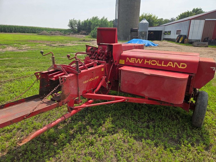 new-holland-275-image-1