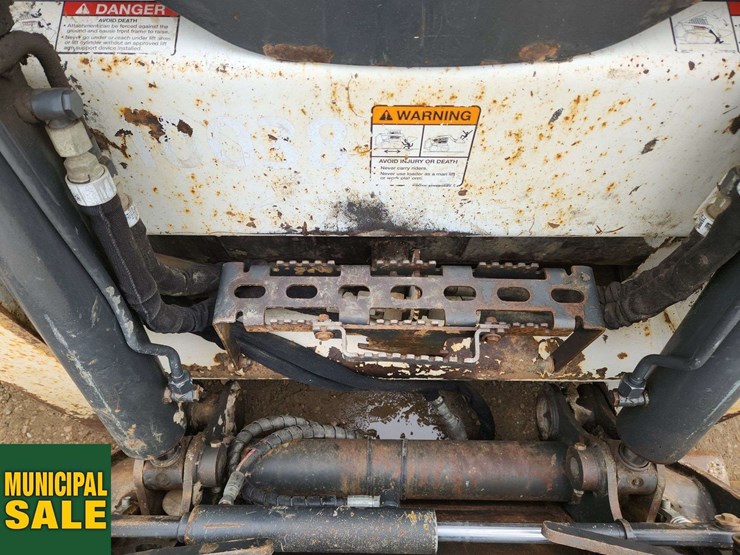 2014-bobcat-t750-image-31