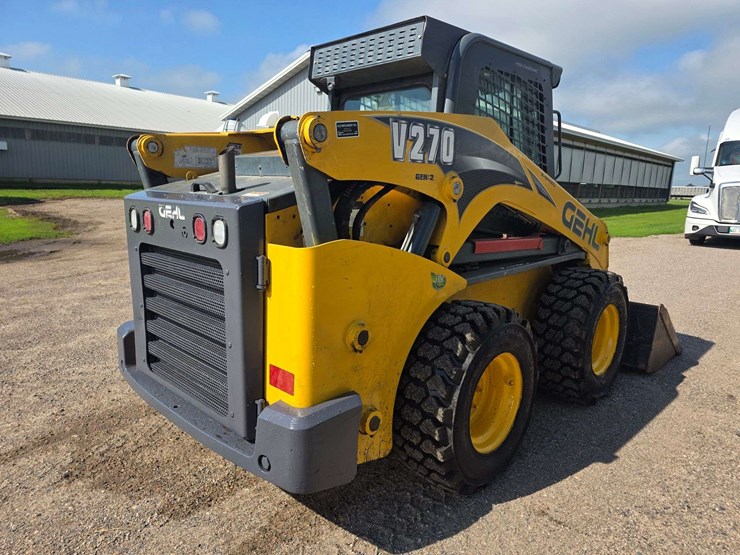 2019-gehl-v270-image-20