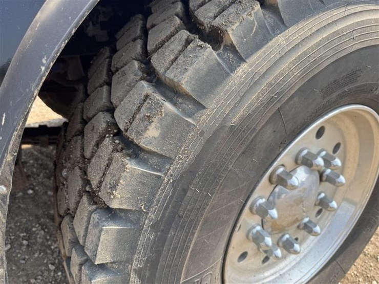 2012-kenworth-w900-image-47