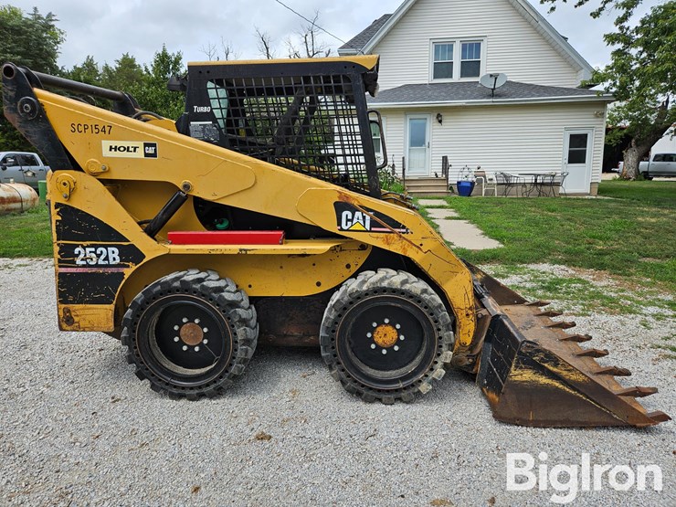 2005-caterpillar-252b-image-4
