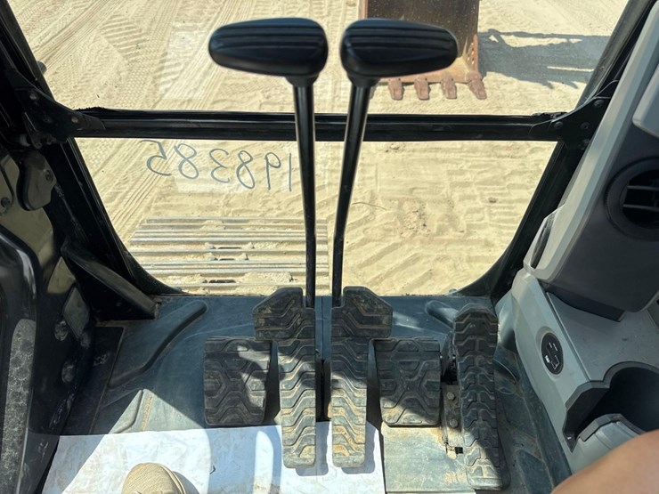 2018-caterpillar-326fl-image-34