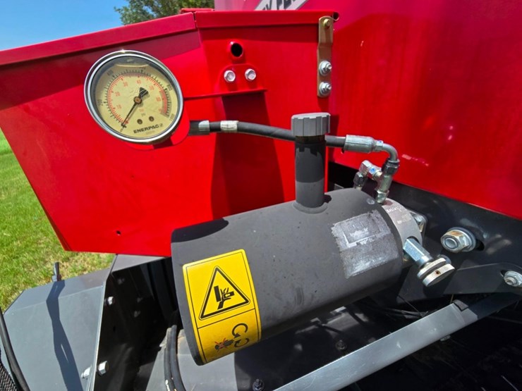 2020-massey-ferguson-1840-image-15