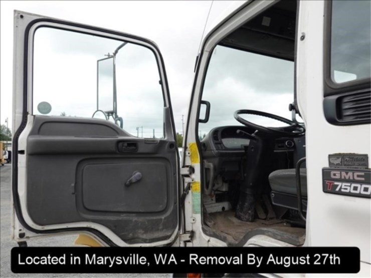 2002-gmc-t7500-image-9