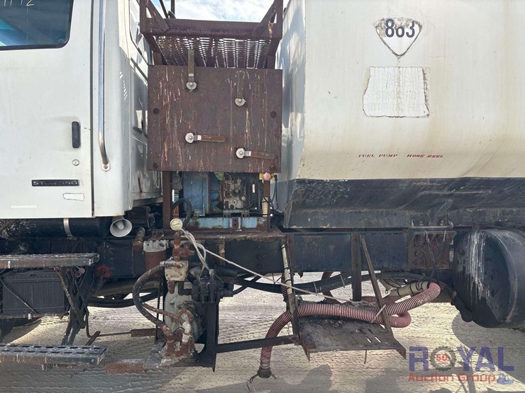 2004-sterling-l8500-image-23