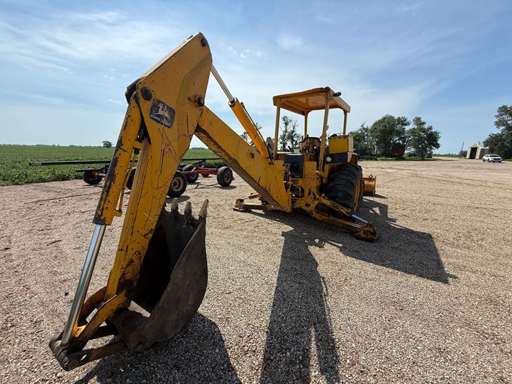 john-deere-310d-image-9