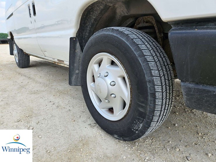 2008-ford-cargo-image-37