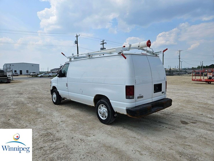 2008-ford-cargo-image-3