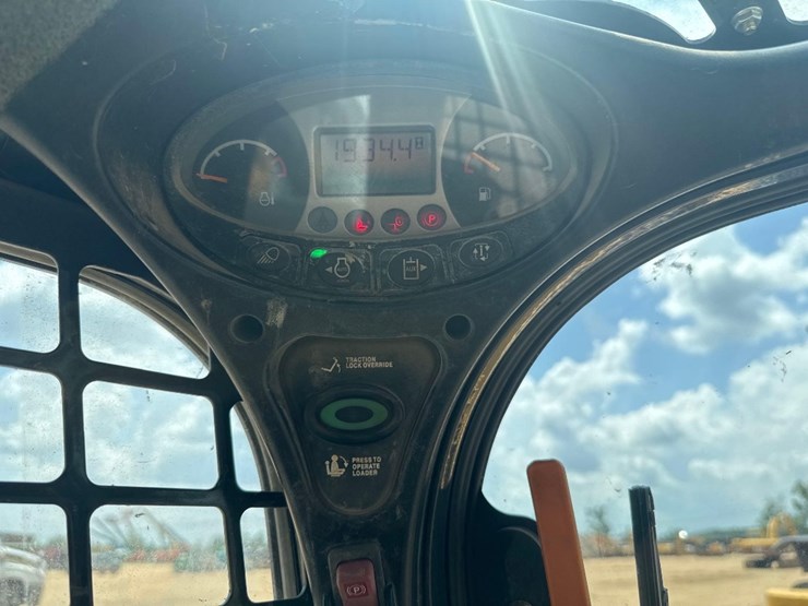 2022-bobcat-t595-image-26