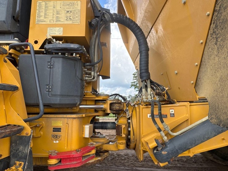 2021-deere-410e-image-18