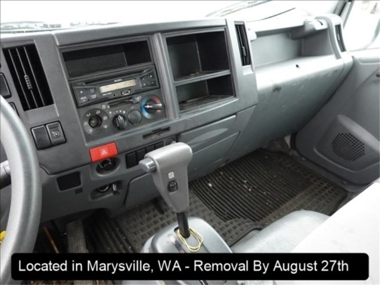 2016-isuzu-npr-image-9