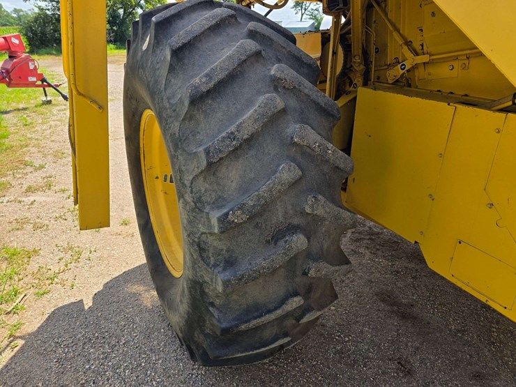 1988-new-holland-tr86-image-40