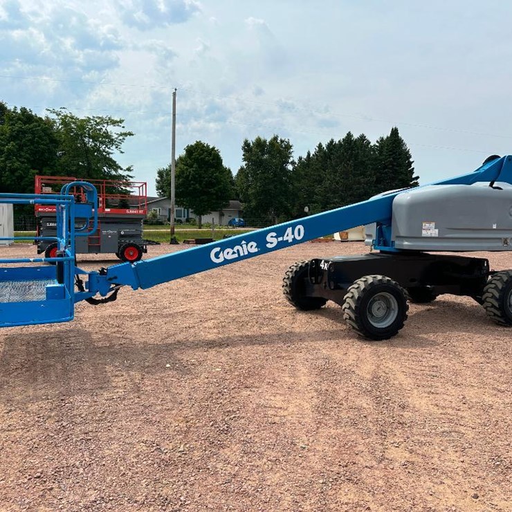 2008 GENIE S40