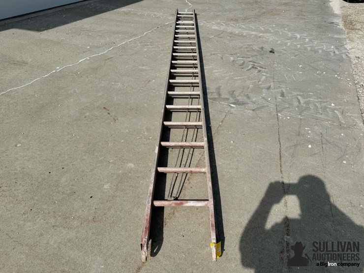 aluminum-40’-extension-ladder-image-2