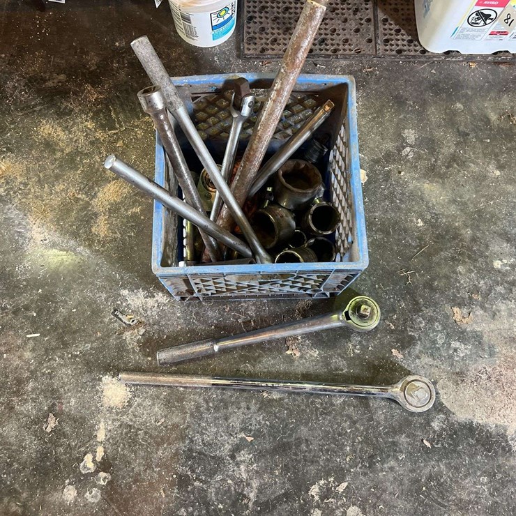 Assorted 3/4" Ratchet & Sockets