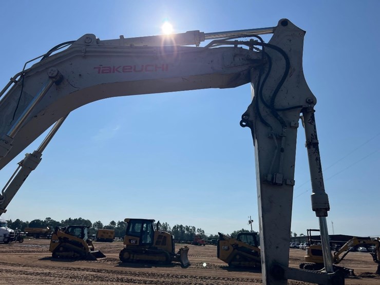 takeuchi-tb2150-image-23