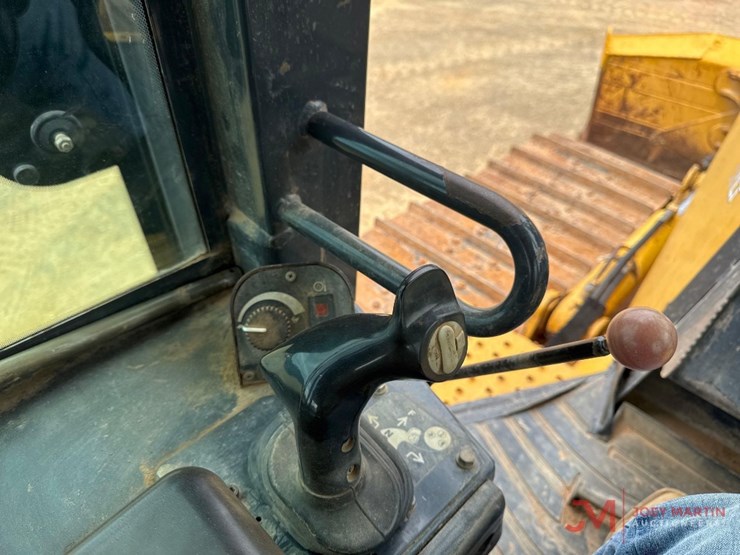 2010-deere-850j-image-13