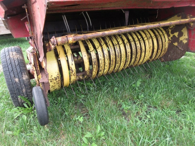 new-holland-273-image-10