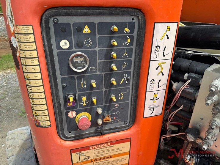 2015-jlg-e400ajpn-image-15