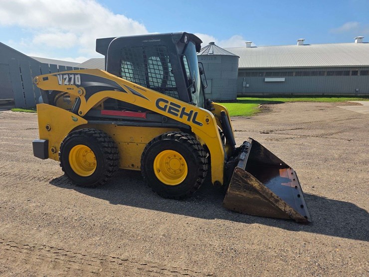 2019-gehl-v270-image-8