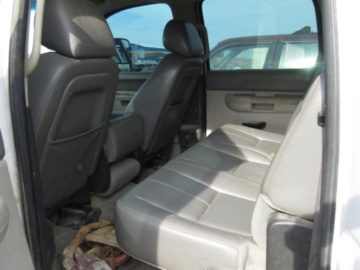 2013-gmc-3500-image-4